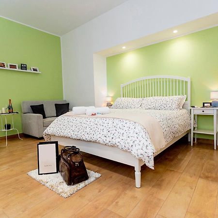 B&B Vico Milano 18 Nápoles Exterior foto