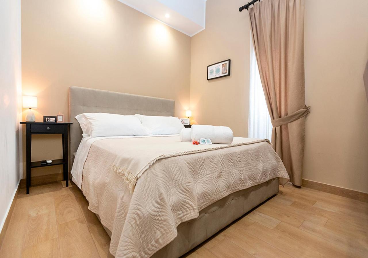 B&B Vico Milano 18 Nápoles Exterior foto