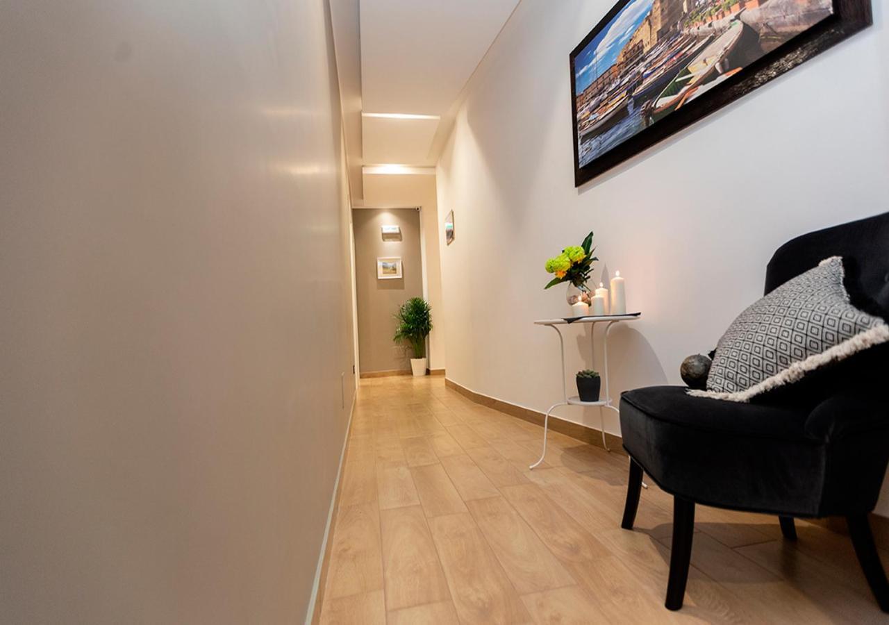 B&B Vico Milano 18 Nápoles Exterior foto