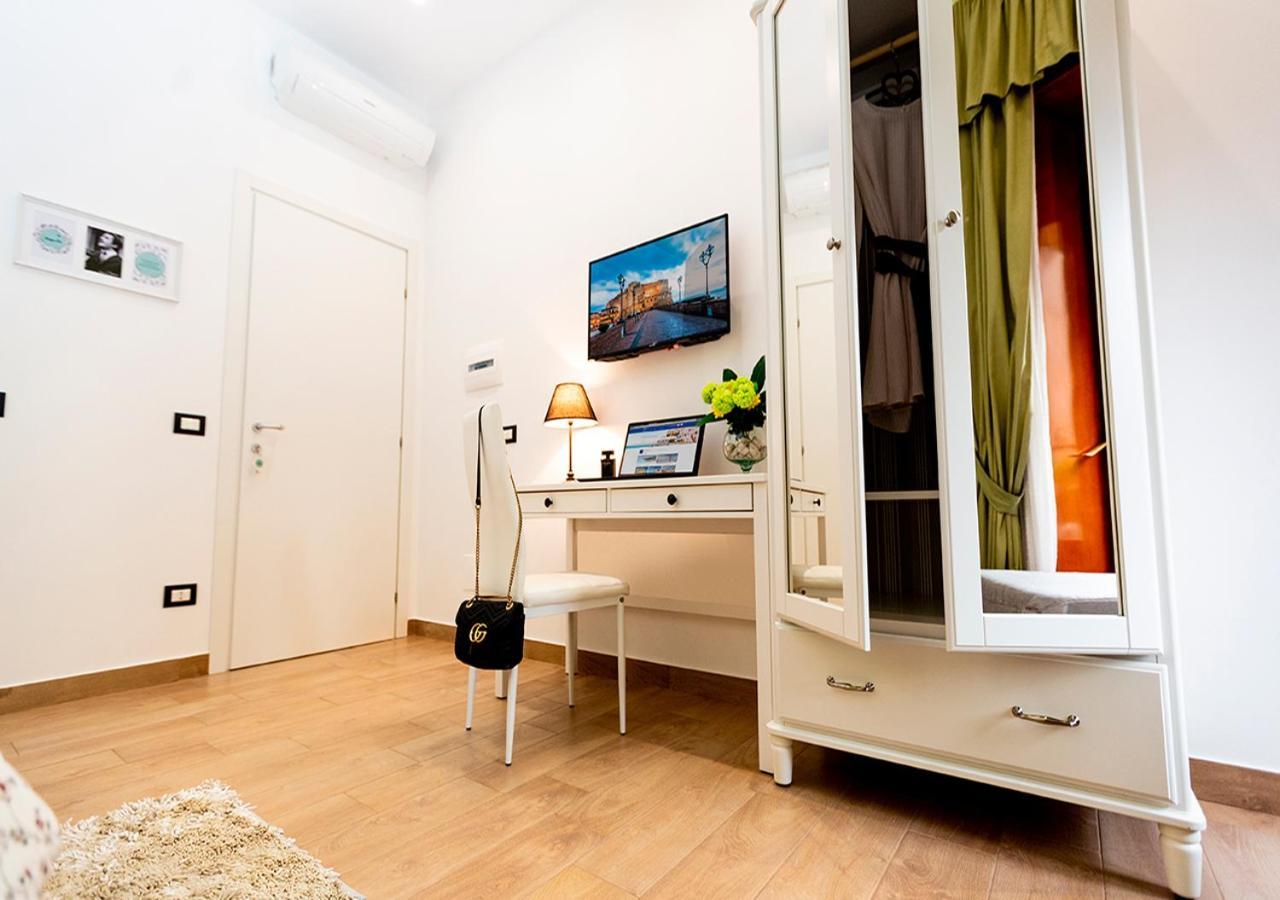 B&B Vico Milano 18 Nápoles Exterior foto